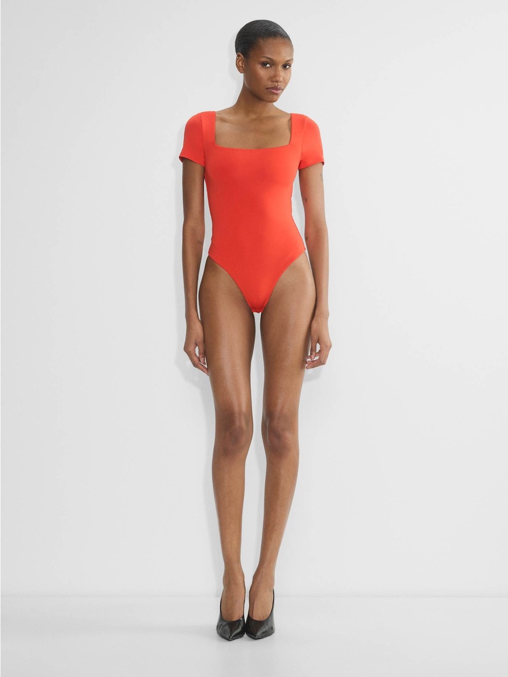 Aritzia Woman’s Red Original Contour Manner Squareneck Bodysuit Size Small